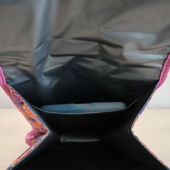 Betsey Johnson TBJ-1299 Pink Embroidered Hearts N/S Flap Lunch Tote Bag - Picture 6 of 8